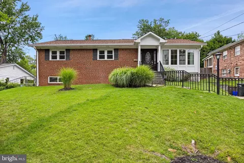 Exterior - 10708 Meadowhill Rd, Silver Spring, MD 20901 photo 4 of 4