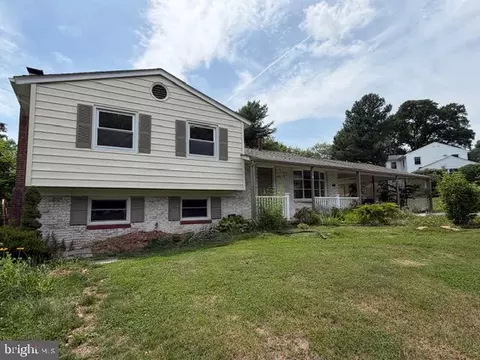17630 Wheat Fall Dr, Derwood, MD 20855