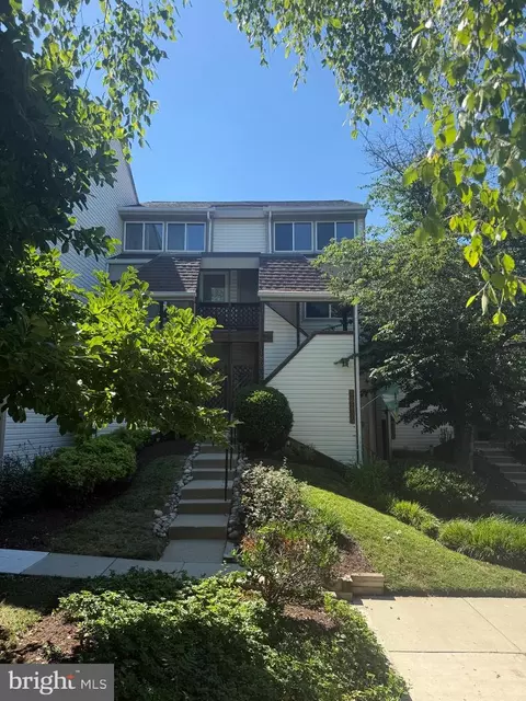 18232 Windsor Hill Dr #309, Olney, MD 20832