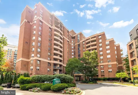 4808 Moorland Ln #1102, Bethesda, MD 20814