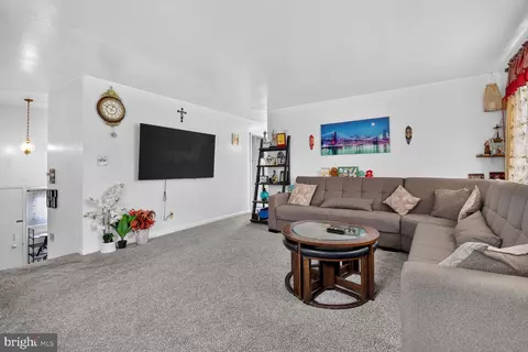 Living - 1207 Oakview Dr, Silver Spring, MD 20903 photo 1 of 1