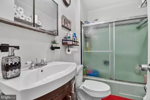 Bath - 1207 Oakview Dr, Silver Spring, MD 20903 photo 1 of 3
