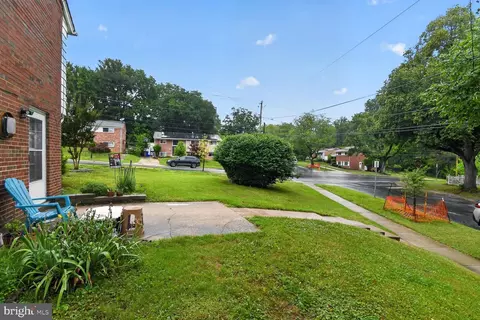 Exterior - 1207 Oakview Dr, Silver Spring, MD 20903 photo 2 of 4