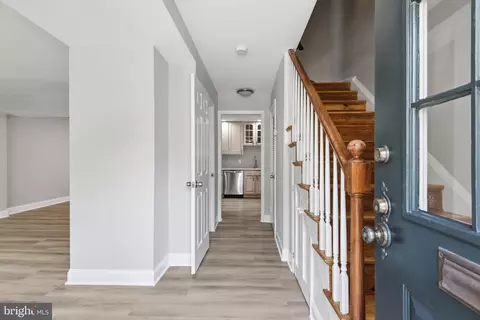 6735 Kenwood Forest Ln #40, Chevy Chase, MD 20815