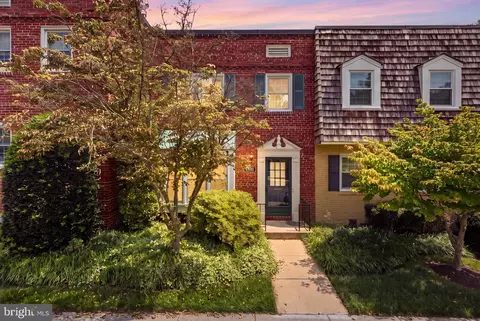 6735 Kenwood Forest Ln #40, Chevy Chase, MD 20815