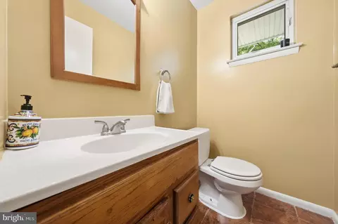 Bath - 11412 Fairoak Dr, Silver Spring, MD 20902 photo 1 of 4