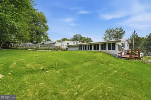 Exterior - 11412 Fairoak Dr, Silver Spring, MD 20902 photo 9 of 12