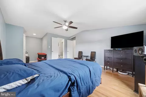 Bedroom - 11412 Fairoak Dr, Silver Spring, MD 20902 photo 2 of 9