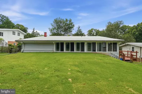 Exterior - 11412 Fairoak Dr, Silver Spring, MD 20902 photo 10 of 12