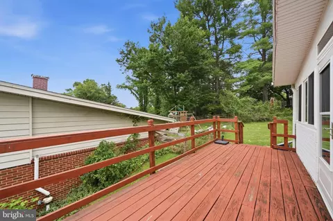 Exterior - 11412 Fairoak Dr, Silver Spring, MD 20902 photo 5 of 12