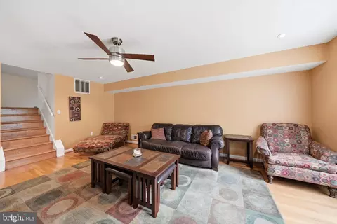 Living - 11412 Fairoak Dr, Silver Spring, MD 20902 photo 2 of 6