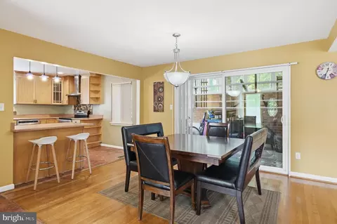 Dining - 11412 Fairoak Dr, Silver Spring, MD 20902 photo 3 of 3