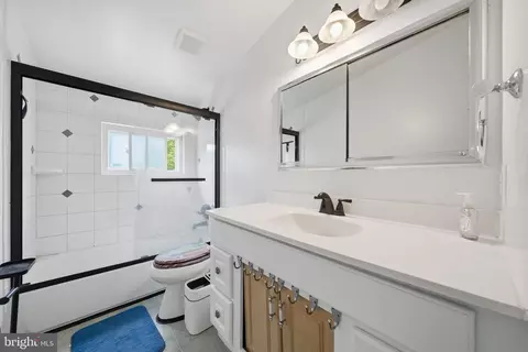 Bath - 11412 Fairoak Dr, Silver Spring, MD 20902 photo 3 of 4