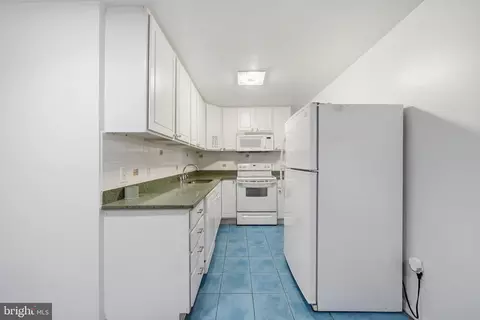 Kitchen - 11412 Fairoak Dr, Silver Spring, MD 20902 photo 7 of 7