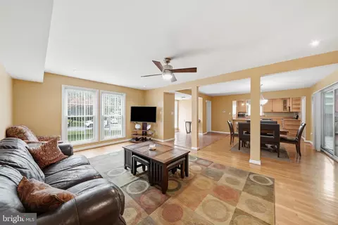 Living - 11412 Fairoak Dr, Silver Spring, MD 20902 photo 1 of 6