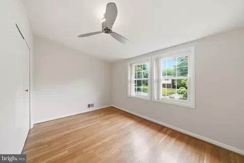 Bedroom - 11412 Fairoak Dr, Silver Spring, MD 20902 photo 5 of 9