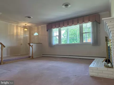 Living - 14616 Sturtevant Rd, Silver Spring, MD 20905 photo 4 of 6