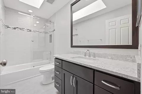 Bath - 15 Middlebridge Ct, Silver Spring, MD 20906 photo 3 of 5