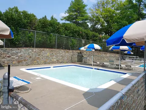Exterior - 15 Middlebridge Ct, Silver Spring, MD 20906 photo 7 of 10