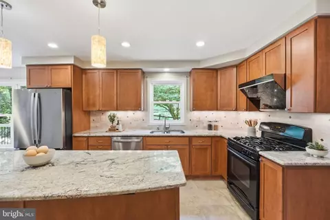 Kitchen - 15 Middlebridge Ct, Silver Spring, MD 20906 photo 2 of 4