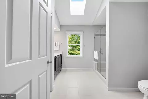 Entry Way - 15 Middlebridge Ct, Silver Spring, MD 20906 photo 4 of 5