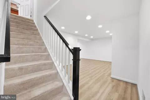 Entry Way - 15 Middlebridge Ct, Silver Spring, MD 20906 photo 5 of 5