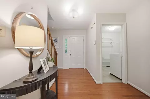 Entry Way - 15 Middlebridge Ct, Silver Spring, MD 20906 photo 3 of 5