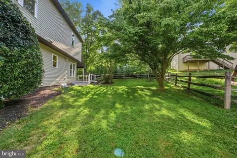 Exterior - 15 Middlebridge Ct, Silver Spring, MD 20906 photo 6 of 10