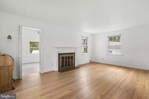 Living - 10511 Lorain Ave, Silver Spring, MD 20901 photo 1 of 3