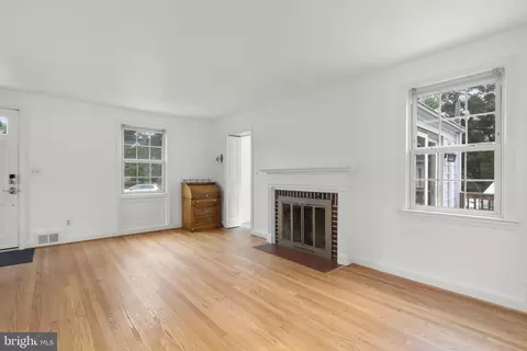 Living - 10511 Lorain Ave, Silver Spring, MD 20901 photo 3 of 3