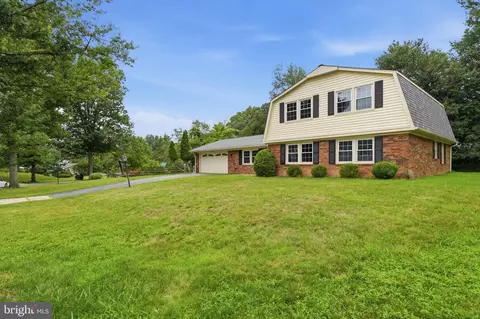 Exterior - 14008 Breeze Hill Ln, Silver Spring, MD 20906 photo 6 of 16