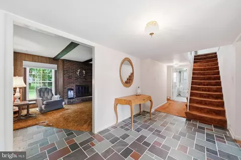 Entry Way - 14008 Breeze Hill Ln, Silver Spring, MD 20906 photo 3 of 4