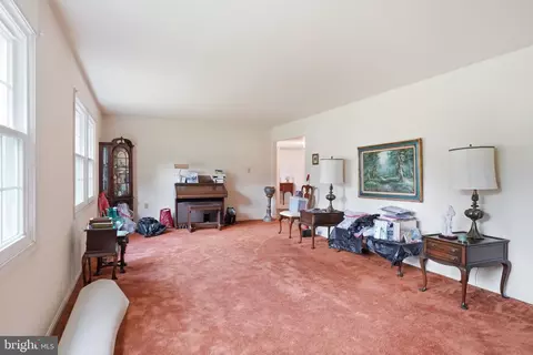 Living - 14008 Breeze Hill Ln, Silver Spring, MD 20906 photo 4 of 8