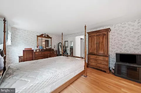 Bedroom - 14008 Breeze Hill Ln, Silver Spring, MD 20906 photo 3 of 11