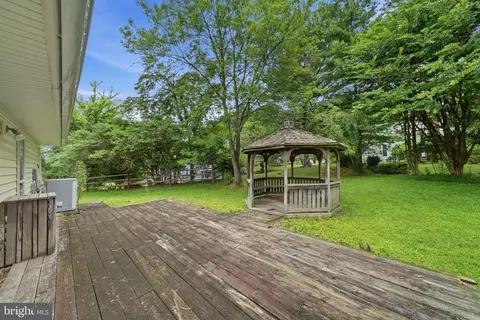 Exterior - 14008 Breeze Hill Ln, Silver Spring, MD 20906 photo 11 of 16