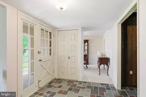 Entry Way - 14008 Breeze Hill Ln, Silver Spring, MD 20906 photo 2 of 4