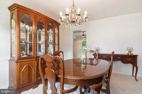 Dining - 14008 Breeze Hill Ln, Silver Spring, MD 20906 photo 4 of 4