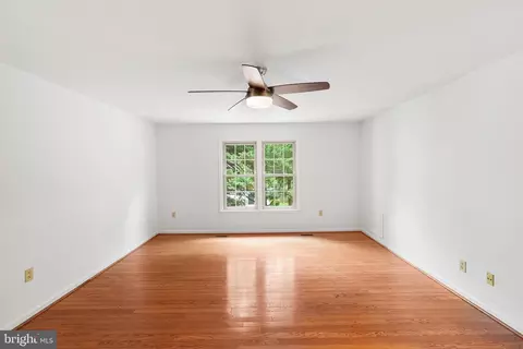 Living - 13100 Riviera Ter, Silver Spring, MD 20904 photo 6 of 8