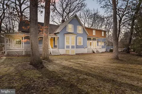 206 Grove Ave, Washington Grove, MD 20880