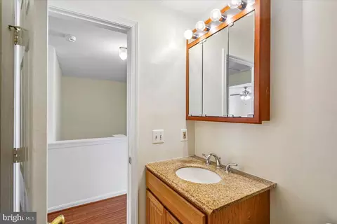 Bath - 3259 Saint Augustine Ct, Olney, MD 20832 photo 4 of 4