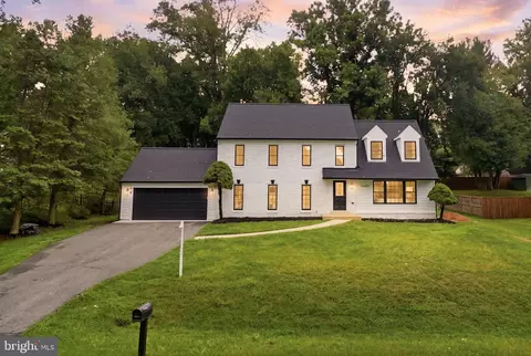 16605 Cavalry Dr, Rockville, MD 20853