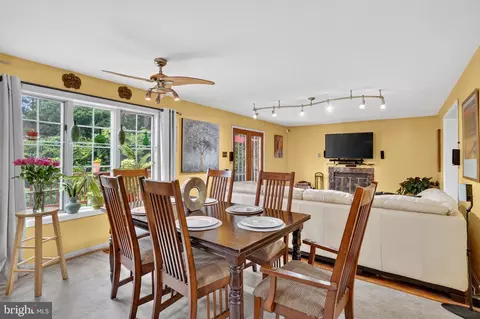 Dining - 10301 Naglee Rd, Silver Spring, MD 20903 photo 1 of 4