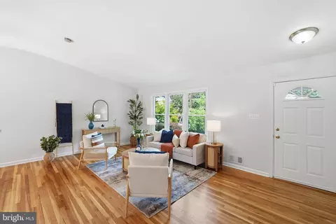 Living - 2704 Weller Rd, Silver Spring, MD 20906 photo 2 of 5