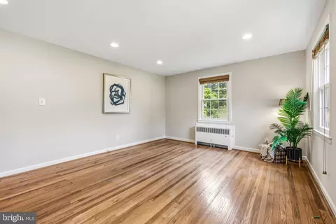 Living - 2312 Colston Dr #2312-C, Silver Spring, MD 20910 photo 4 of 5
