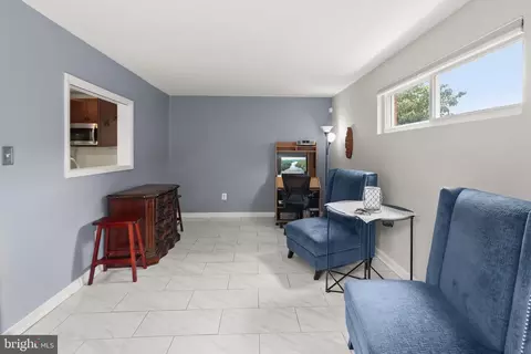 Living - 11400 Cloverhill Dr, Silver Spring, MD 20902 photo 2 of 4