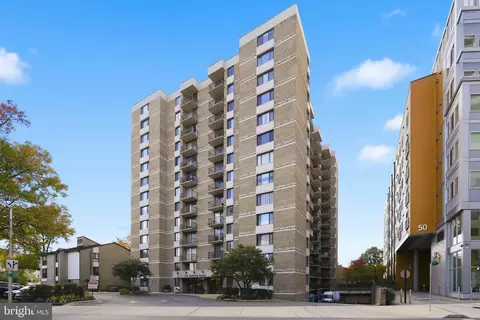 4 Monroe St #4-1306, Rockville, MD 20850