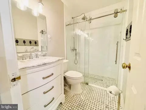 Bath - 1016 Windrush Ln, Sandy Spring, MD 20860 photo 4 of 4