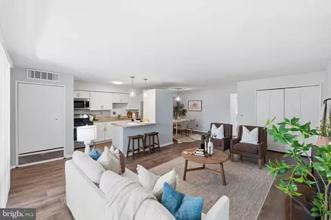 7561 Spring Lake Dr #7561-B, Bethesda, MD 20817
