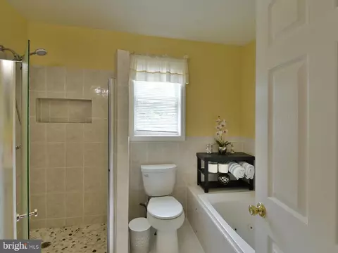 Bath - 1201 Schindler Dr, Silver Spring, MD 20903 photo 1 of 4