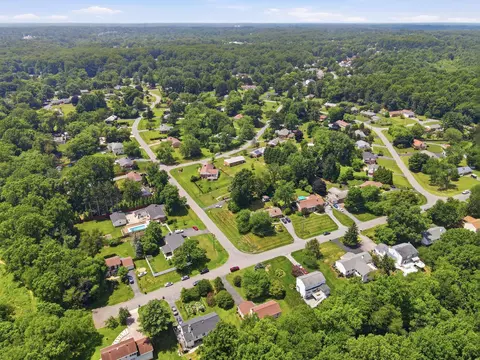 View/Area - 15005 Timberlake Dr, Silver Spring, MD 20905 photo 8 of 10